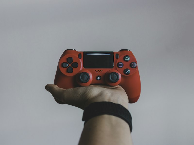 Portrait of esports writer